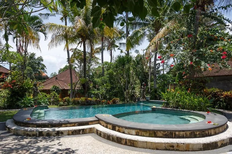 Hotel White House Ubud 3*,